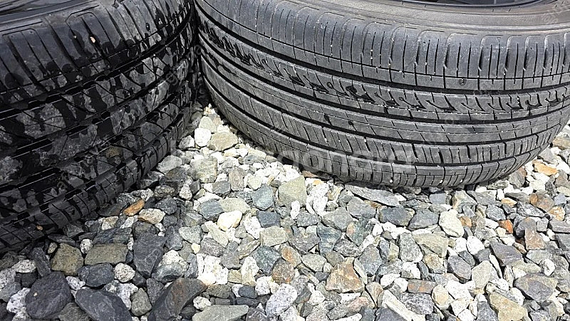 18인치 마젤로 245 45 18 교환원합니다.--7