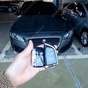 재규어 XE, XF, XJ 모든연식 스마트키를 최신 고급형 다양한 타입 LCD 액정 디스플레이키로 업그레이드 개조 보호키케이스 맞춤형 제작 전국 구매 상담 문의 환영