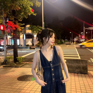 Salty pebble LEATHER BELT DENIM OVERALL [BLUE] 솔티페블 데님 오버롤 카리나 착용