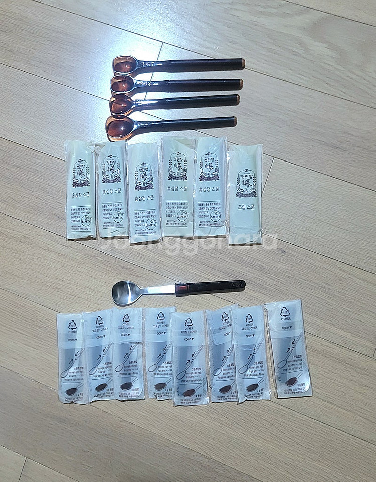 새상품 정관장 각인 숟가락 19개 일괄가격--0