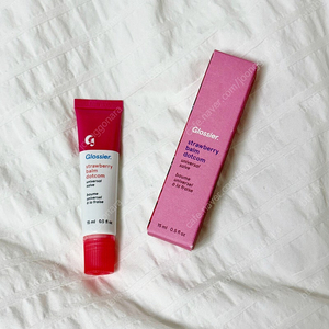 글로시에 립밤 스트로베리 Glossier strawberry balm dotcom