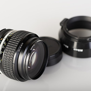 니콘렌즈 몇개 (mf 50mm f1.2 / af 105mm f2.8 macro / af 20mm f2.8)