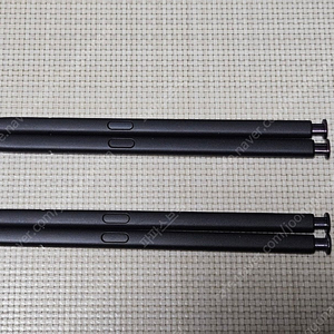 삼성전자 정품 S22U S펜 블랙, 버건디 2종중 택1개 중고품 판매합니다. 내용글 보시고 상태확인후 연락주세요.