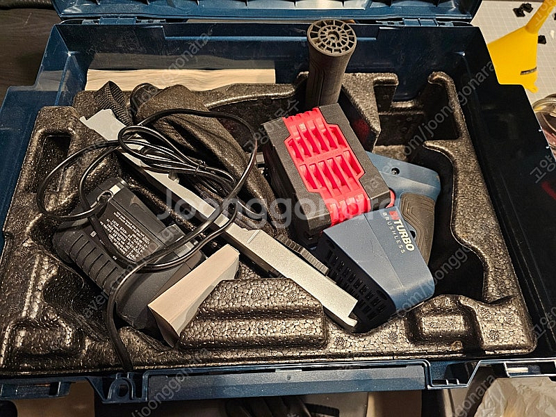 보쉬 GKT 18V-52 GC 플런지쏘 + 8암배터리 ...--0