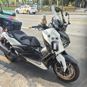 Xmax300 24년식팝니다