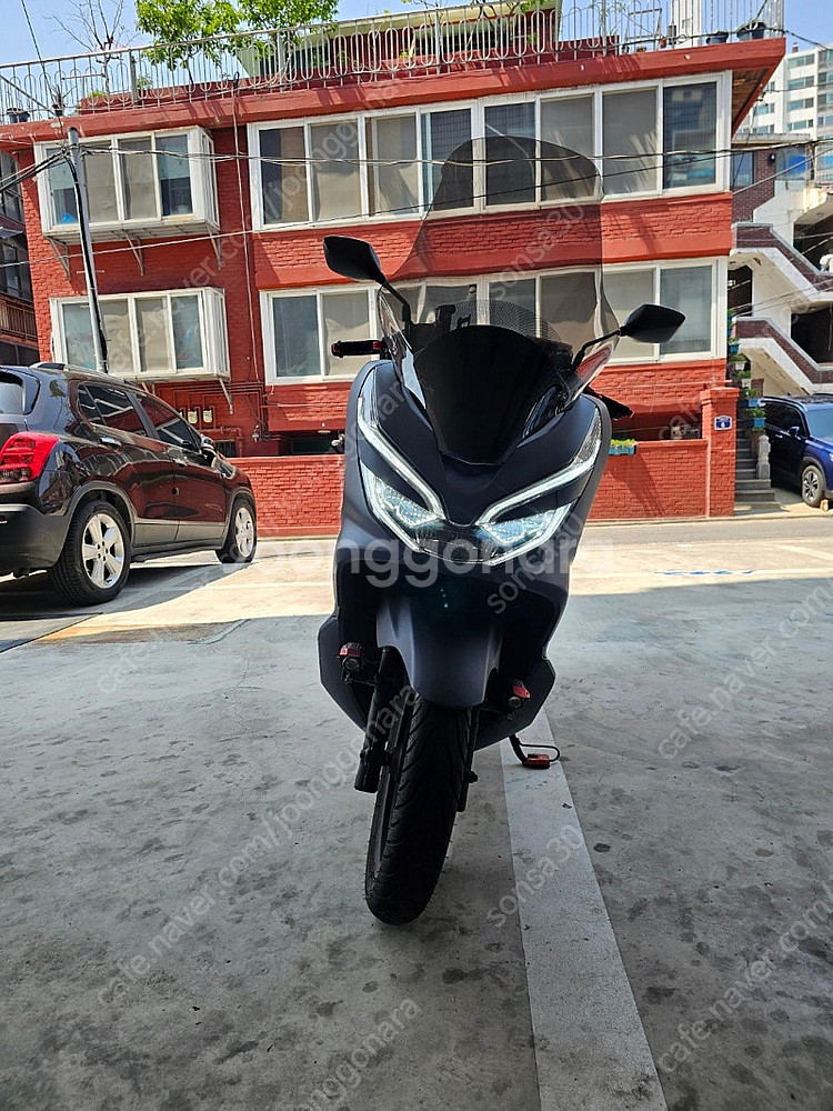 서울에서 2018년식 PCX 배달용 셋팅 되어있는 오토...--0