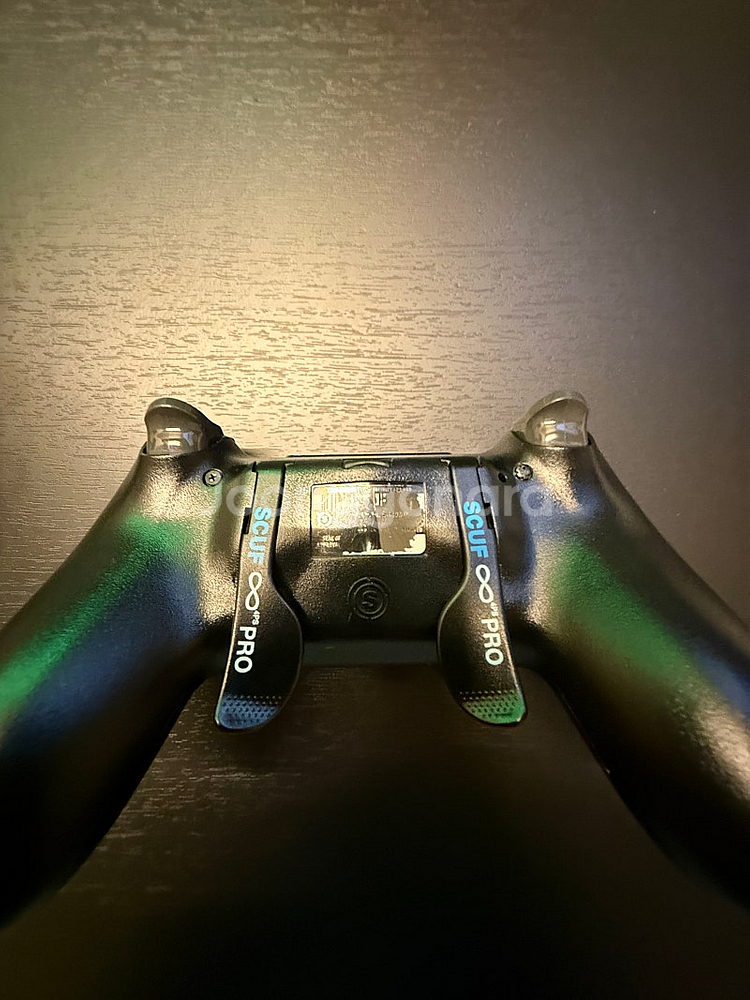 스커프 인피니티 ps4 pro 팝니다.--1