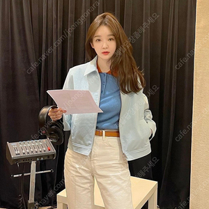 (강민경 착용) 아비에무아 로고 크롭 스웨이드 자켓