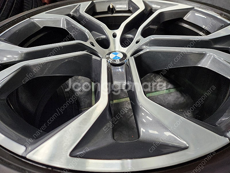 [판매] BMW G바디 X5 X6 744모델 21인치 ...--5