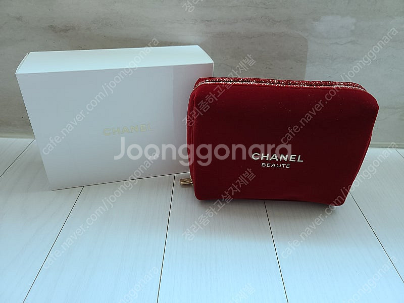 정품) 새제품 샤넬 파우치 (코스메틱)--0