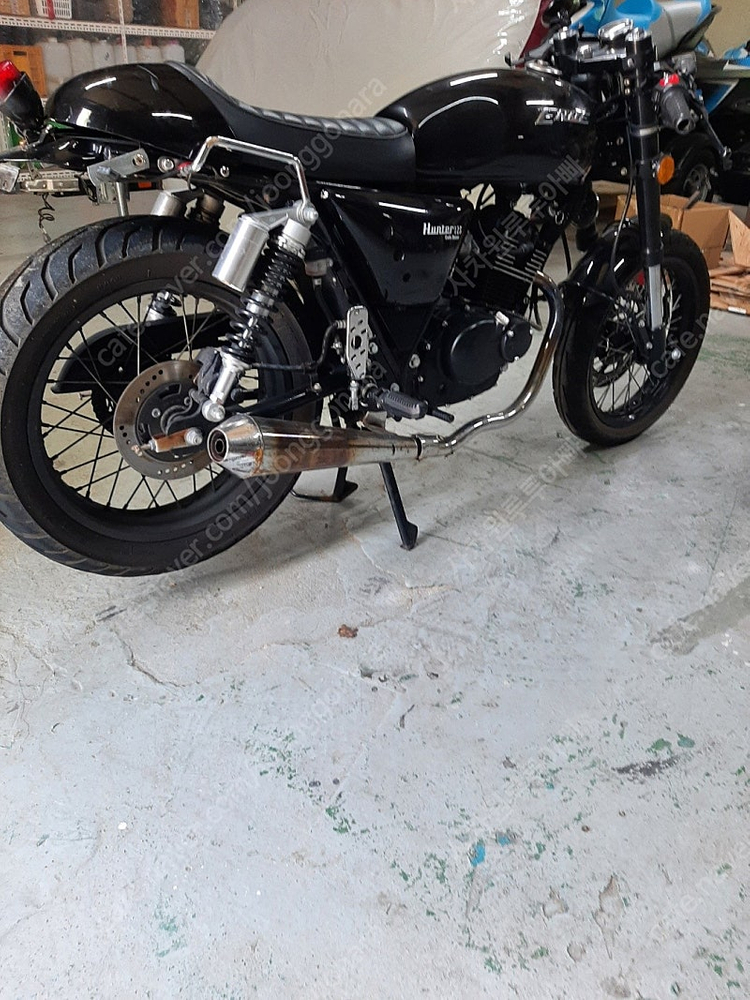 엘로이 헌터125S 카페레이서 블랙 이미지