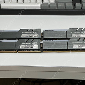 GSKILL ddr4 3200 cl16 32gb 풀뱅크 판매합니다.