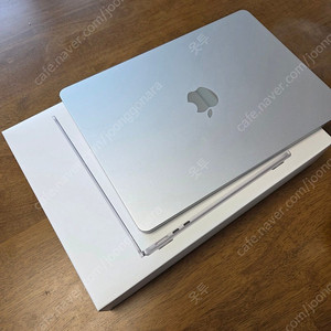 맥북에어m2 256GB 16G RAM 판매합니다.(실버)