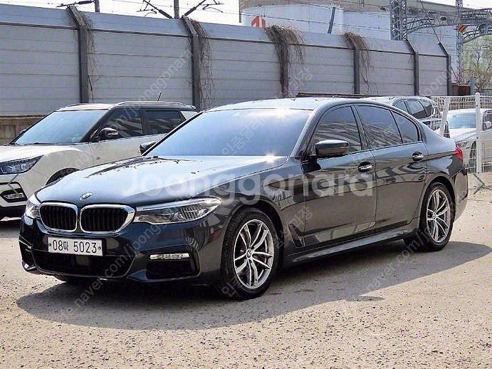 @17년식 5시리즈(7세대) 520d xDrive M스...--2