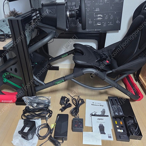 [판매] 레이싱 장비(로지텍 G PRO DD PS5, 짭트로피, HF8 진동시트, 오디세이 neo G7 모니터 등) 판매합니다.