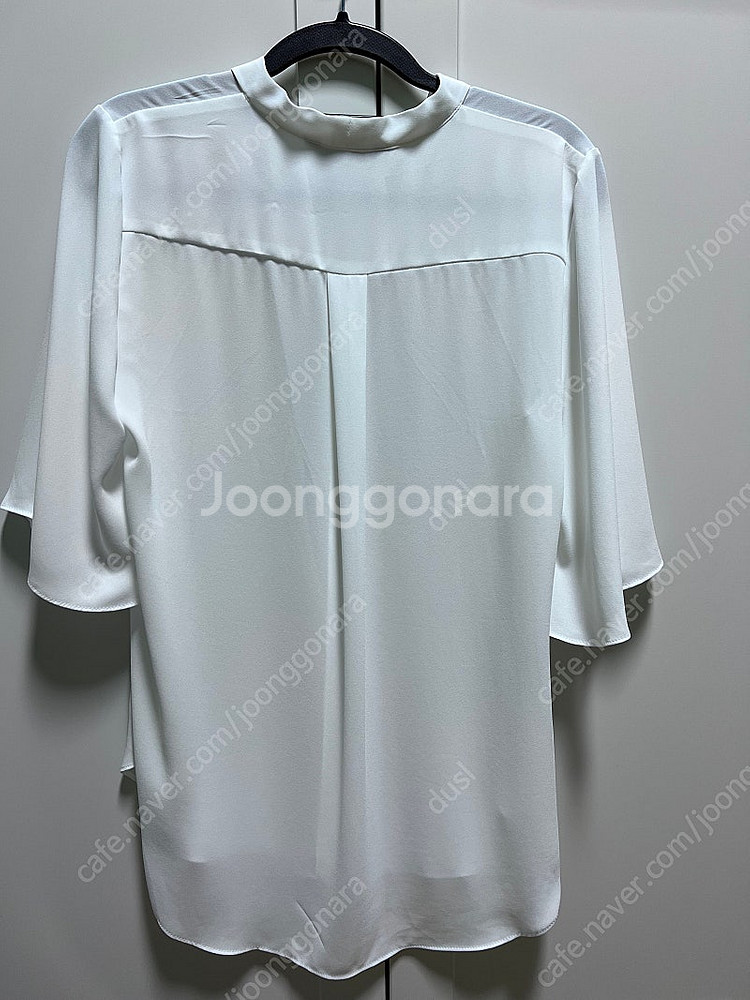 새상품 베니토 블라우스--1