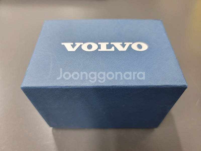 크리스탈 문진(볼보 굴삭기 형태를 레이저로 새긴)을 1.5만원에 팝니다.--0