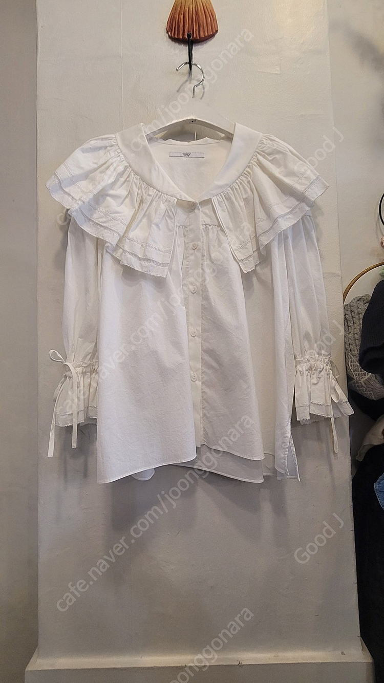 rienda 언발 원피스. 쟈니헤잇재즈 프릴 블라우스--2