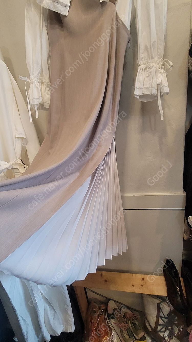 rienda 언발 원피스. 쟈니헤잇재즈 프릴 블라우스--9