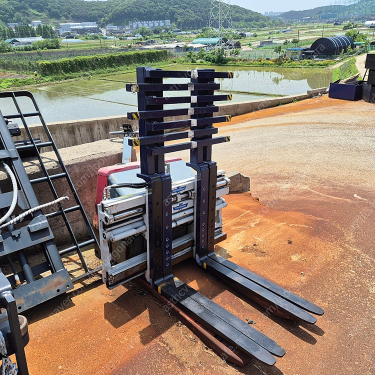 니찌유 중고 전동지게차 1.0톤 싸이드쉬프트장착 2단 3000MM 2019년식 중고지게차 이미지