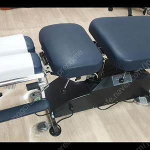 아이웰니스 드롭테이블 카이로프랙틱 테이블 추나 테이블 척추교정테이블 도수치료 테이블 기타물품 얼굴종이롤 10개 이상 무료로 드립니다 거래는 물건확인하고 직거래가 좋아요