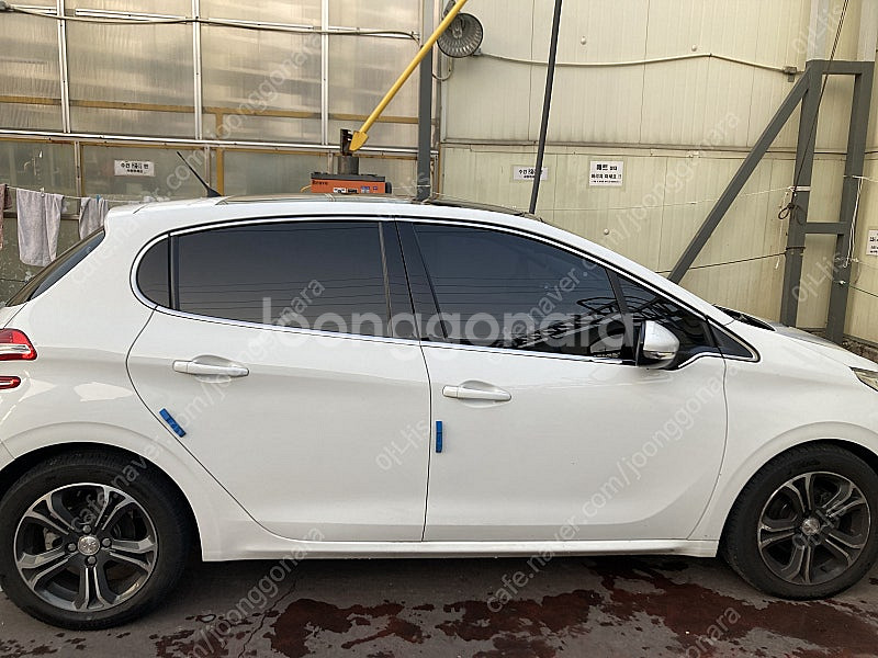 부산 해운대 푸조208 39,000km 2014년식--3