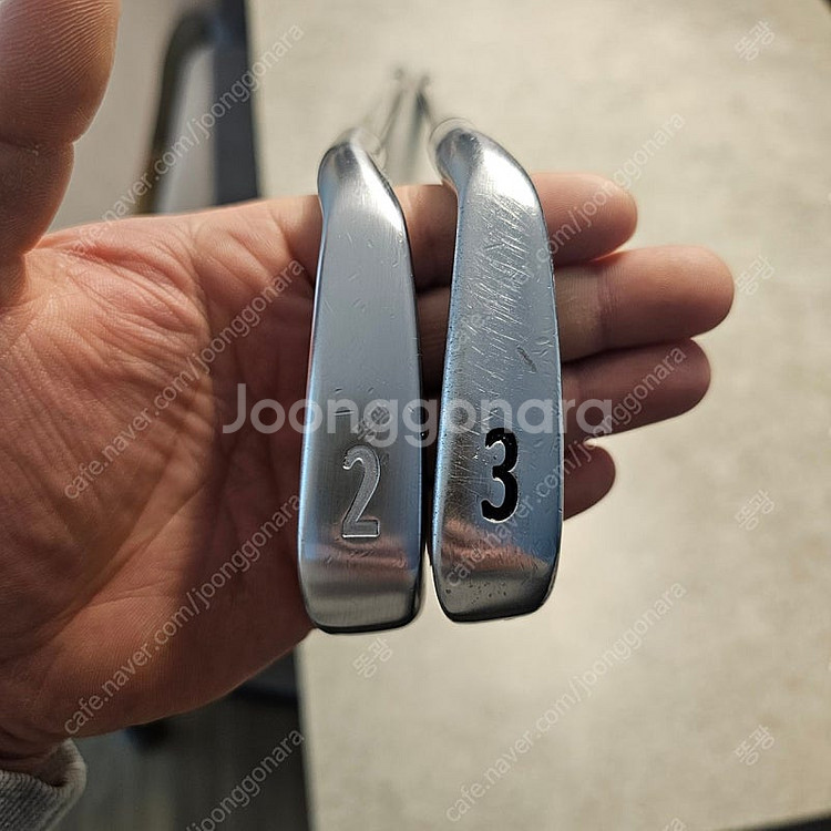 타이틀리스트 712U 2번, 3번 드라이빙아이언 일괄 판매 합니다.--1