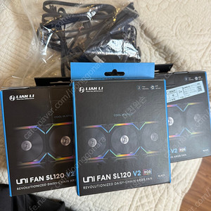 리안리 유니팬 sl120 v2 7개 블랙 판매합니다.(서비스 포함)