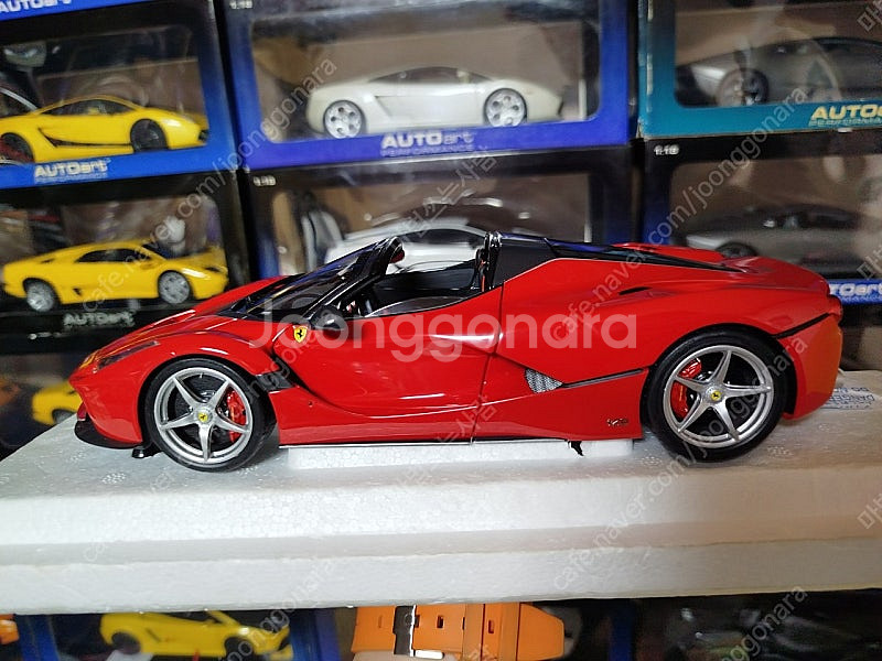 1:18 BBR 라 페라리 아페르타 빨간색 판매합니다....--3