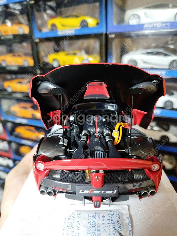 1:18 BBR 라 페라리 아페르타 빨간색 판매합니다....--7