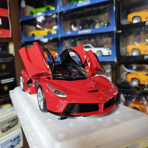 1:18 BBR 라 페라리 쿠페 빨간색 판매합니다.