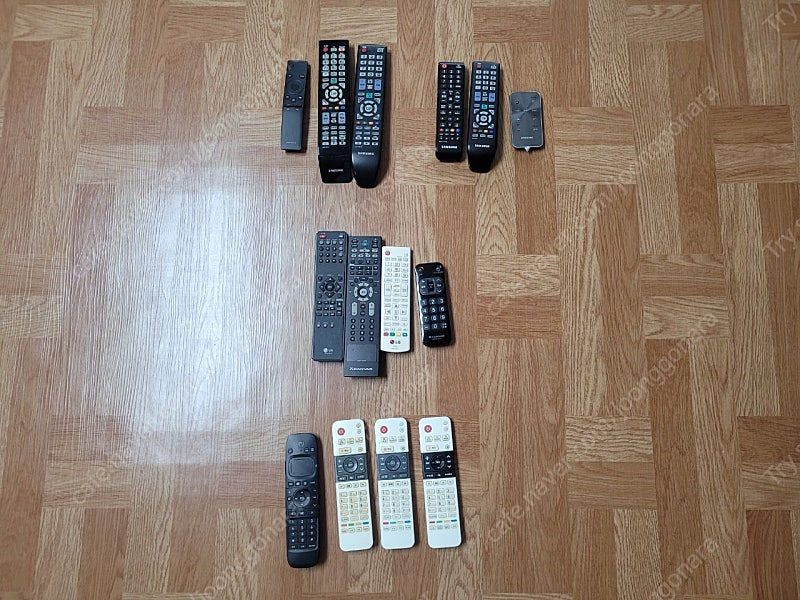 TV리모컨 등 팝니다--0