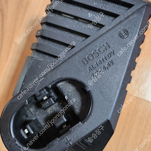 보쉬충전기. 7.4v ~14.4v프리볼트충전