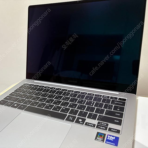 갤럭시북5 프로 14인치 실버색상 (Ultra7 / 32gb / 512gb) 판매합니다.