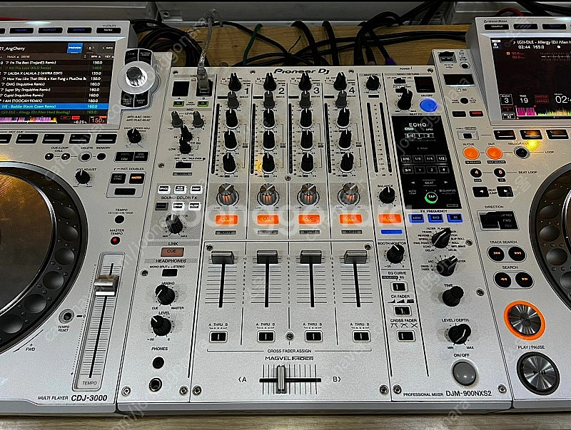 djm 900 nxs2 white--0