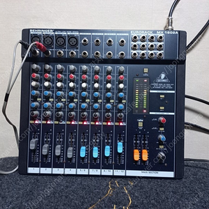 BEHRINGER EURORACK MX 1602A