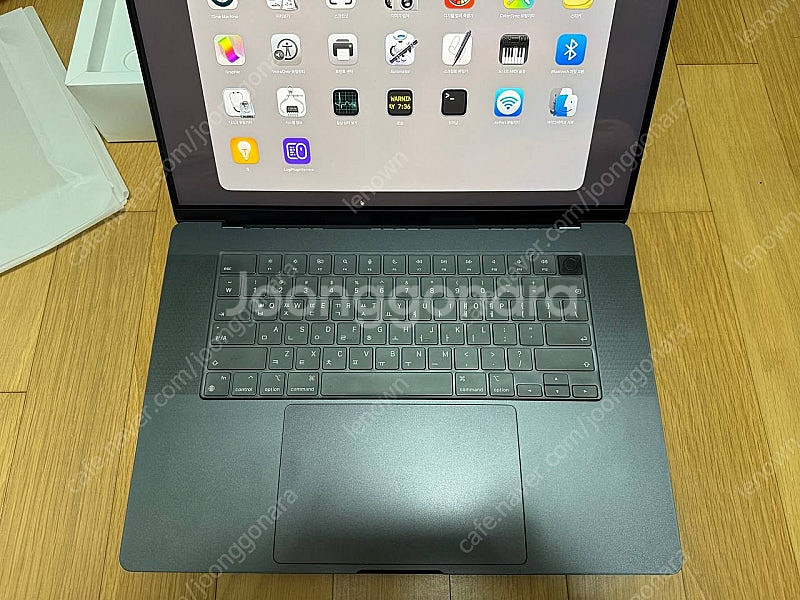 맥북프로 m4 max 16인치 최고급형 풀박 신동품 팝...--2