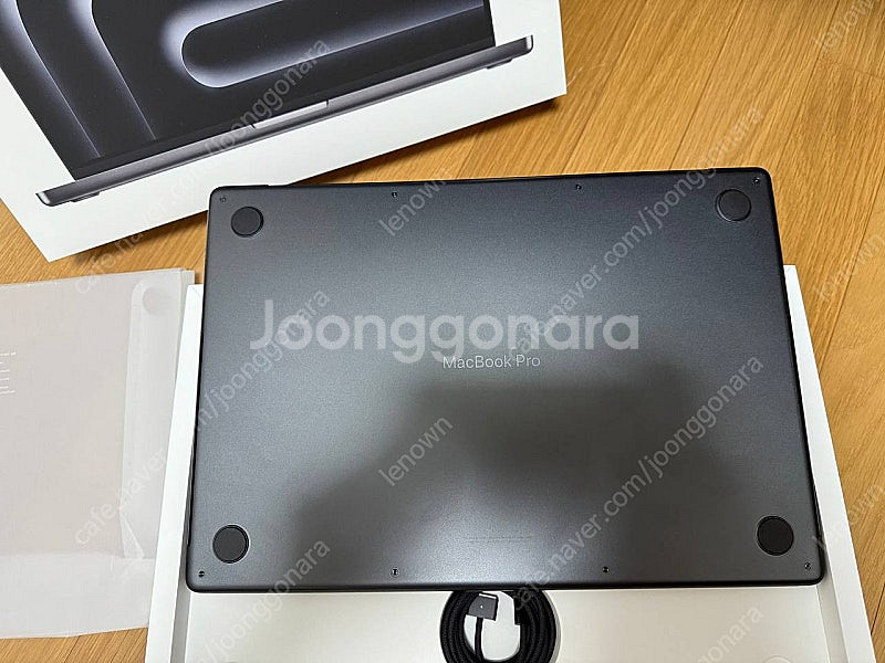 맥북프로 m4 max 16인치 최고급형 풀박 신동품 팝...--4