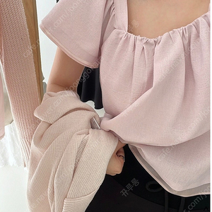 인더바즈 어썸 쉬어 블라우스 핑크 새상품 (네이버페이 송금결제만 함)