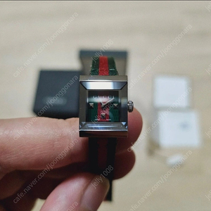 (완전새상품) 구찌 G-프레임 여성 더블스트랩 손목시계 YA128528