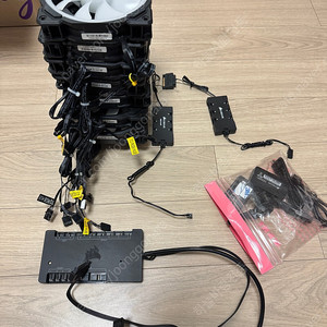 커세어 LL120 쿨러 9개 / 커맨더 포함 팝니다.