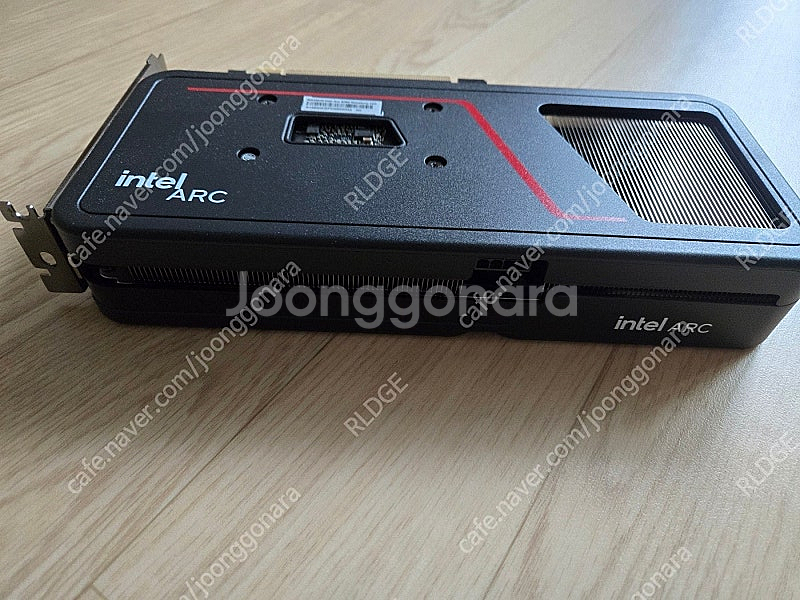 인텔 아크 b580 그래픽카드--2