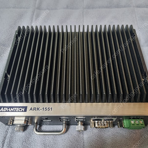 Adventech ARK-1551 임베디드 컴퓨터