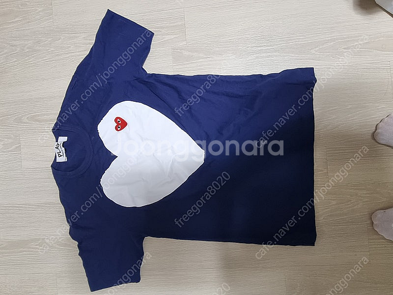 꼼데가르송 반팔티 팝니다--0