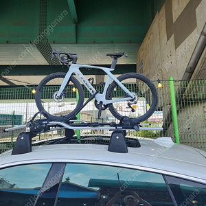 Bmw6gt 전용 가로바 +자전거캐리어 3대부 판매합니다