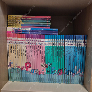 글뿌리 톡톡플레이타임 50권, 톡톡펜(케이스,충전기), dvd, 추가로 cd34개, 영어책 5권 포함