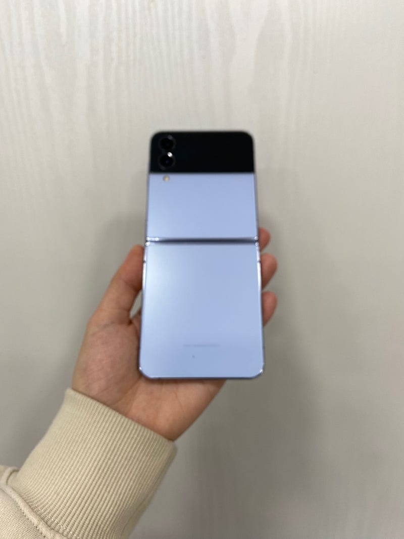 70662 갤럭시Z플립4 블루 256GB A급 삼성리퍼...--2