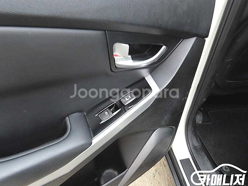 [KG모빌리티(쌍용) ]뉴코란도C 2WD 2.0 CVT...--9