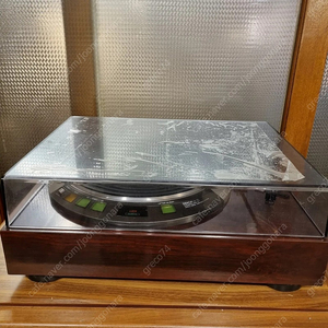 턴테이블 과 일렉기타 교환원합니다