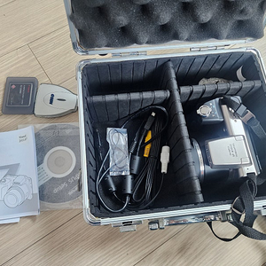 올림푸스 SP-610UZ 하이엔드 카메라 상태좋음, 알루미늄 케이스 포함 (8만원)